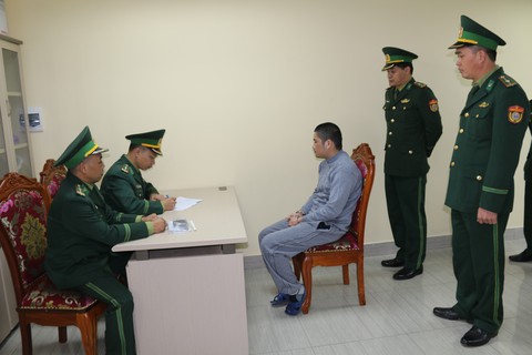 Trung Quốc bàn giao tội phạm truy nã quốc tế cho Việt Nam - Ảnh 2. Trung Quốc bàn giao tội phạm truy nã quốc tế cho Việt Nam - Ảnh 2.