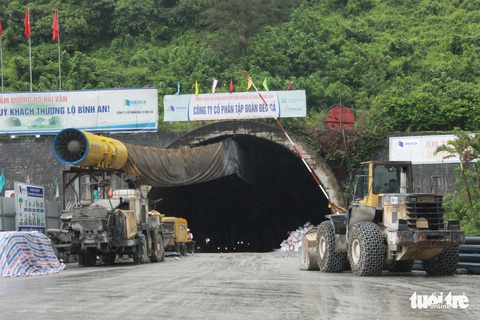 Diễn tập chữa cháy, cứu người trong điều kiện thi công hầm Hải Vân - Ảnh 6. Diễn tập chữa cháy, cứu người trong điều kiện thi công hầm Hải Vân - Ảnh 6.