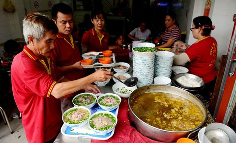 Tôn vinh phở theo những cách riêng - Ảnh 1. Tôn vinh phở theo những cách riêng - Ảnh 1.