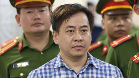 Ông Trần Phương Bình gây thiệt hại cho Ngân hàng Đông Á hơn 3.600 tỉ - Ảnh 1. Ông Trần Phương Bình gây thiệt hại cho Ngân hàng Đông Á hơn 3.600 tỉ - Ảnh 1.