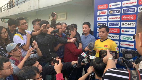 Văn Toàn có thể ra sân trận bán kết lượt về với Philippines - Ảnh 1. Văn Toàn có thể ra sân trận bán kết lượt về với Philippines - Ảnh 1.