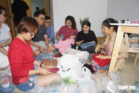 Bạn trẻ làm thiện nguyện: Ấm áp tình người sau đêm bão - Ảnh 6. Bạn trẻ làm thiện nguyện: Ấm áp tình người sau đêm bão - Ảnh 6.