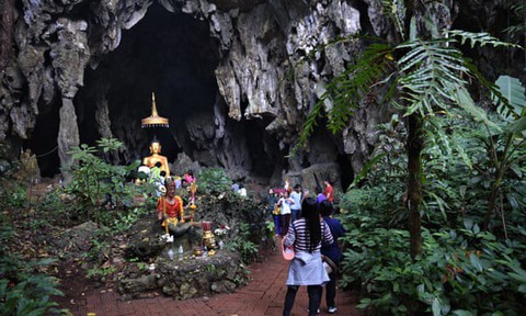 Hang Tham Luang thành điểm hút du khách - Ảnh 1. Hang Tham Luang thành điểm hút du khách - Ảnh 1.