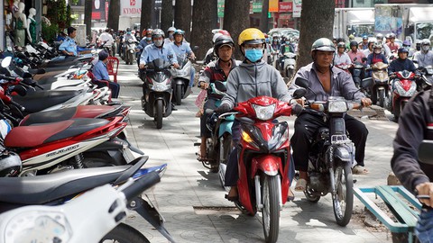 Giành lại vỉa hè: phải làm đến cùng - Ảnh 1. Giành lại vỉa hè: phải làm đến cùng - Ảnh 1.
