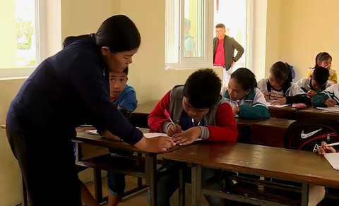 Cô giáo cho cả lớp tát học sinh phải nhập viện vì quá áp lực - Ảnh 1. Cô giáo cho cả lớp tát học sinh phải nhập viện vì quá áp lực - Ảnh 1.