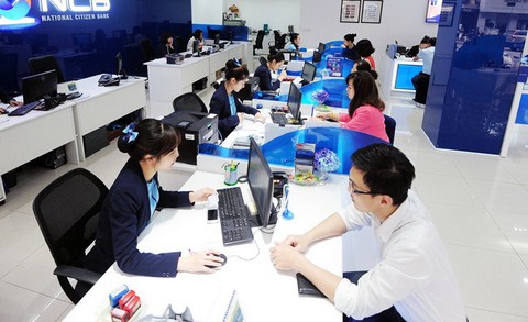 Cổ phiếu ngân hàng vẫn nóng, ngân hàng vừa và nhỏ cũng được săn đón - Ảnh 1. Cổ phiếu ngân hàng vẫn nóng, ngân hàng vừa và nhỏ cũng được săn đón - Ảnh 1.