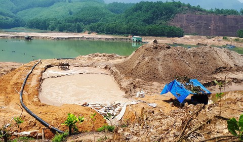 Hội nghị chủ nợ đồng ý phá sản công ty vàng Bồng Miêu - Ảnh 1. Hội nghị chủ nợ đồng ý phá sản công ty vàng Bồng Miêu - Ảnh 1.