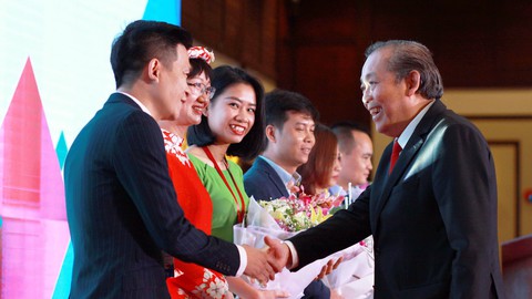 trương hòa bình trương hòa bình