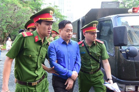 Vũ nhôm hứa trong 1 tháng trả hết tiền cho ông Trần Phương Bình - Ảnh 1. Vũ nhôm hứa trong 1 tháng trả hết tiền cho ông Trần Phương Bình - Ảnh 1.