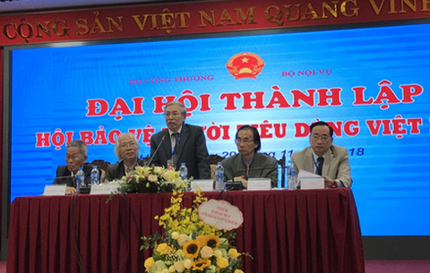 Thành lập Hội bảo vệ người tiêu dùng sau vụ nước mắm arsen - Ảnh 1. Thành lập Hội bảo vệ người tiêu dùng sau vụ nước mắm arsen - Ảnh 1.