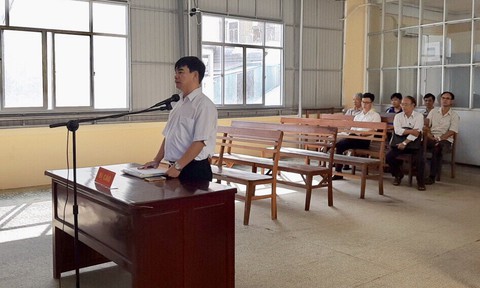 Đề nghị phạt tù nguyên giảng viên Cao đẳng Cần Thơ dọa giết hiệu trưởng - Ảnh 1. Đề nghị phạt tù nguyên giảng viên Cao đẳng Cần Thơ dọa giết hiệu trưởng - Ảnh 1.