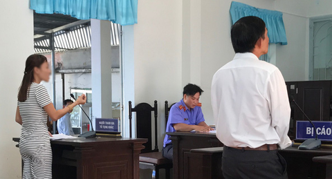Yêu cầu điều tra bổ sung vụ tiến sĩ dùng giấy tờ giả để có nhiều vợ - Ảnh 1. Yêu cầu điều tra bổ sung vụ tiến sĩ dùng giấy tờ giả để có nhiều vợ - Ảnh 1.