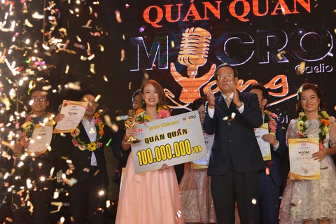 Phạm Thị Phương Thảo giành giải nhất Micro vàng 2018 - Ảnh 1. Phạm Thị Phương Thảo giành giải nhất Micro vàng 2018 - Ảnh 1.
