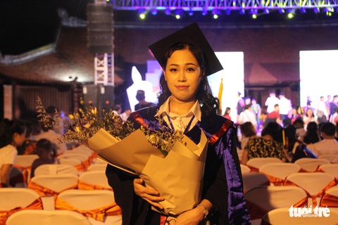 Thủ khoa tốt nghiệp: xin việc cũng rất khó khăn - Ảnh 2. Thủ khoa tốt nghiệp: xin việc cũng rất khó khăn - Ảnh 2.
