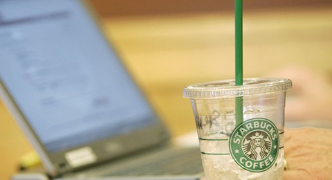 Người Mỹ hết được xem phim sex trong quán Starbucks - Ảnh 1. Người Mỹ hết được xem phim sex trong quán Starbucks - Ảnh 1.
