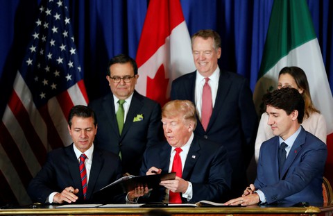 Mỹ, Canada, Mexico ký thỏa thuận thay thế NAFTA - Ảnh 1. Mỹ, Canada, Mexico ký thỏa thuận thay thế NAFTA - Ảnh 1.