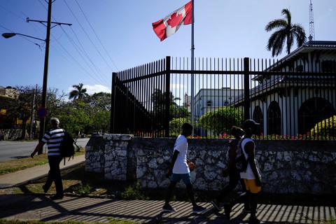 Thêm một nhà ngoại giao Canada bị chẩn đoán bệnh lạ tại Cuba - Ảnh 1. Thêm một nhà ngoại giao Canada bị chẩn đoán bệnh lạ tại Cuba - Ảnh 1.