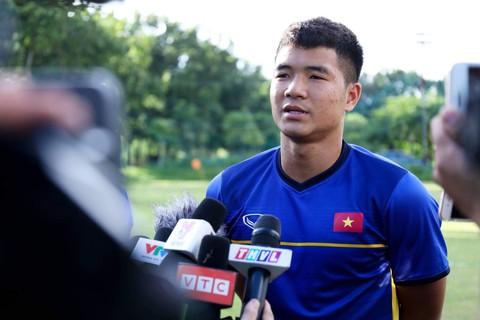 Trang chủ AFF Cup 2018 ghi hình buổi tập của đội tuyển VN - Ảnh 3. Trang chủ AFF Cup 2018 ghi hình buổi tập của đội tuyển VN - Ảnh 3.