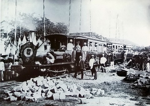 Ấn tượng về kiến trúc Pháp trên phố đi bộ Nguyễn Huệ - Ảnh 5. Ấn tượng về kiến trúc Pháp trên phố đi bộ Nguyễn Huệ - Ảnh 5.