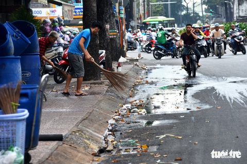 Rác, rác và rác tràn lan đường phố Sài Gòn - Ảnh 11. Rác, rác và rác tràn lan đường phố Sài Gòn - Ảnh 11.