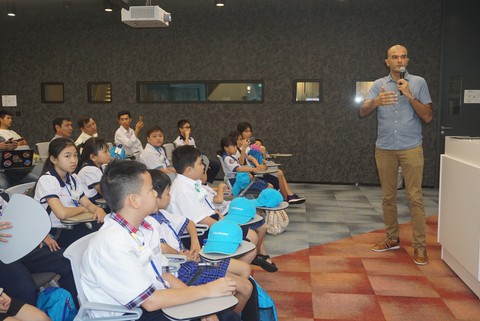 Một ngày của học trò Việt ở Google châu Á - Thái Bình Dương - Ảnh 4. Một ngày của học trò Việt ở Google châu Á - Thái Bình Dương - Ảnh 4.