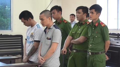 Truy tố tội giết người đối tượng chuyển thuốc lá lậu tông xe CSGT - Ảnh 1. Truy tố tội giết người đối tượng chuyển thuốc lá lậu tông xe CSGT - Ảnh 1.