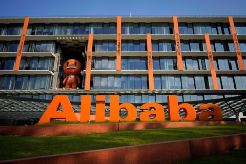 Lãnh đạo Alibaba: Chiến tranh thương mại là chuyện xuẩn ngốc nhất - Ảnh 3. Lãnh đạo Alibaba: Chiến tranh thương mại là chuyện xuẩn ngốc nhất - Ảnh 3.