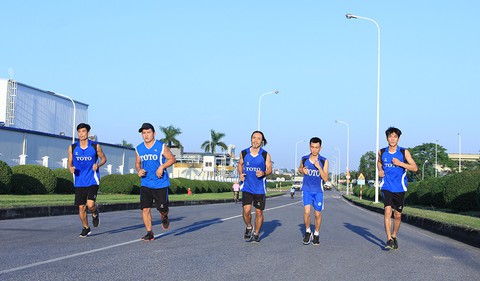 Chạy vì sức khỏe và niềm vui - Ảnh 1. Chạy vì sức khỏe và niềm vui - Ảnh 1.