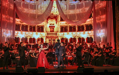 Live show của Lan Anh thắp lên niềm tự hào tôi yêu tiếng nước tôi - Ảnh 1. Live show của Lan Anh thắp lên niềm tự hào tôi yêu tiếng nước tôi - Ảnh 1.