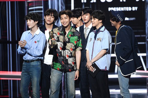 Những nhóm K-pop đỉnh sẽ nối gót BTS ‘làm mưa làm gió’ - Ảnh 1. Những nhóm K-pop đỉnh sẽ nối gót BTS ‘làm mưa làm gió’ - Ảnh 1.