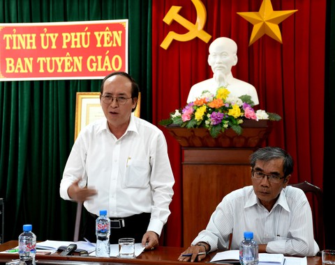 Phú Yên kiểm tra toàn diện dự án bít lối, dân leo tường ra biển - Ảnh 1. Phú Yên kiểm tra toàn diện dự án bít lối, dân leo tường ra biển - Ảnh 1.