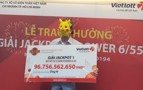 Viên chức trúng số gần 97 tỉ ở TP.HCM nói sẽ tiếp tục đi làm - Ảnh 1. Viên chức trúng số gần 97 tỉ ở TP.HCM nói sẽ tiếp tục đi làm - Ảnh 1.