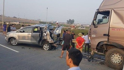 Vụ lùi xe trên đường cao tốc: Có cơ sở kháng nghị giám đốc thẩm - Ảnh 1. Vụ lùi xe trên đường cao tốc: Có cơ sở kháng nghị giám đốc thẩm - Ảnh 1.