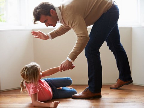 Cảnh báo trẻ tổn thương não, muốn tự tử vì cha mẹ đánh mắng - Ảnh 1. Cảnh báo trẻ tổn thương não, muốn tự tử vì cha mẹ đánh mắng - Ảnh 1.