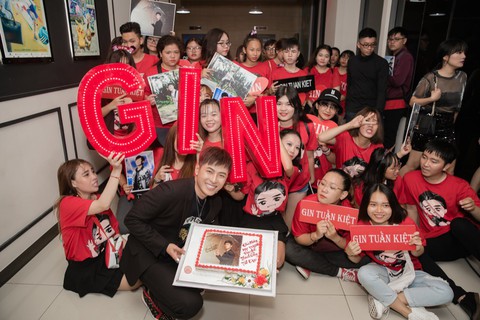 Gin Tuấn Kiệt tung phim ngắn ngôn tình Thanh xuân là cả một đời - Ảnh 4. Gin Tuấn Kiệt tung phim ngắn ngôn tình Thanh xuân là cả một đời - Ảnh 4.