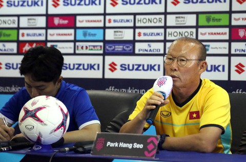 HLV Park Hang Seo tuyên bố tuyển VN sẽ đá bại Lào - Ảnh 1. HLV Park Hang Seo tuyên bố tuyển VN sẽ đá bại Lào - Ảnh 1.