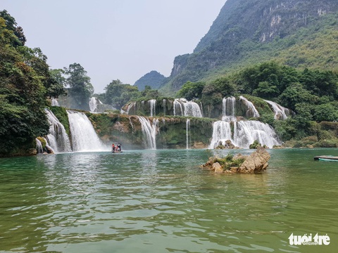 Vẻ đẹp hùng vĩ của non nước Cao Bằng - Ảnh 1. Vẻ đẹp hùng vĩ của non nước Cao Bằng - Ảnh 1.