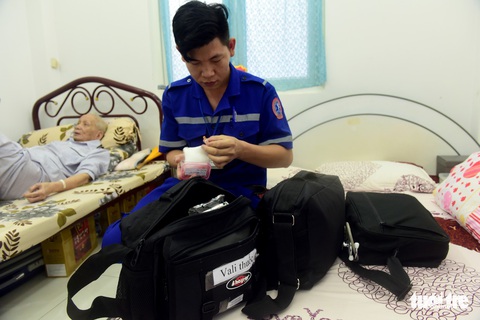 Bệnh nhân đầu tiên được cấp cứu bằng xe hai bánh - Ảnh 7. Bệnh nhân đầu tiên được cấp cứu bằng xe hai bánh - Ảnh 7.