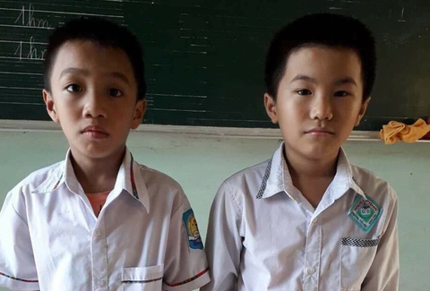 Hai học sinh lớp 3 nhặt được 15 triệu đồng trả lại người đánh rơi - Ảnh 1. Hai học sinh lớp 3 nhặt được 15 triệu đồng trả lại người đánh rơi - Ảnh 1.