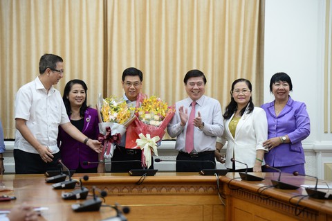 Bổ nhiệm ông Nguyễn Văn Dũng làm Phó bí thư quận 1 - Ảnh 1. Bổ nhiệm ông Nguyễn Văn Dũng làm Phó bí thư quận 1 - Ảnh 1.