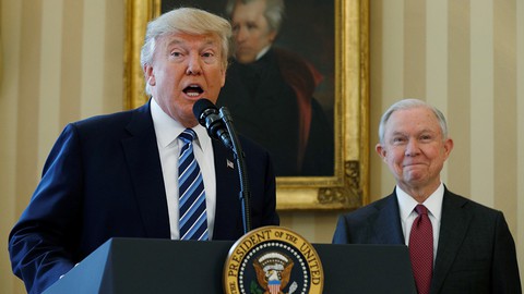 Ông Trump tuyên chiến với Đảng Dân chủ - Ảnh 1. Ông Trump tuyên chiến với Đảng Dân chủ - Ảnh 1.