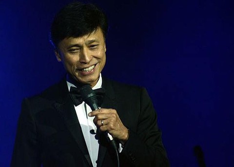 Tuấn Ngọc hát ca khúc chủ đề show thời trang Tôi đi giữa hoàng hôn - Ảnh 1. Tuấn Ngọc hát ca khúc chủ đề show thời trang Tôi đi giữa hoàng hôn - Ảnh 1.