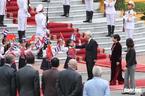 Chùm ảnh Chủ tịch Cuba Miguel Díaz-Canel thăm Việt Nam - Ảnh 2. Chùm ảnh Chủ tịch Cuba Miguel Díaz-Canel thăm Việt Nam - Ảnh 2.