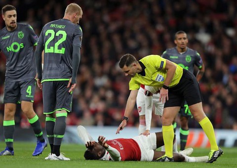 Chấn thương ghê rợn của Welbeck - Ảnh 3. Chấn thương ghê rợn của Welbeck - Ảnh 3.