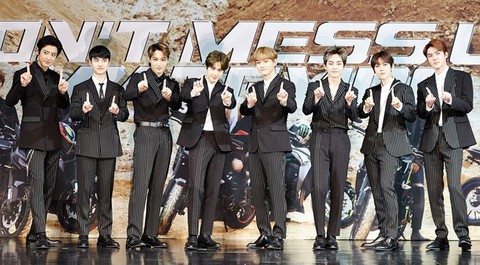 EXO công phá dữ dội khi trở lại với Tempo - Ảnh 3. EXO công phá dữ dội khi trở lại với Tempo - Ảnh 3.