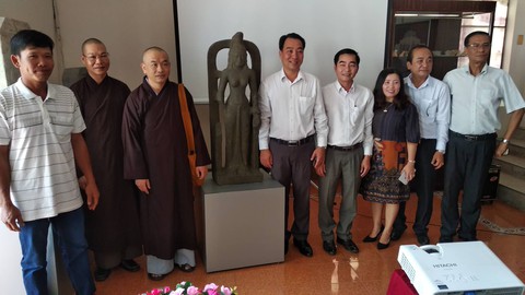 Nhà sư giao nộp tượng nữ thần cổ 7,5 tỉ, được thưởng 75 triệu - Ảnh 1. Nhà sư giao nộp tượng nữ thần cổ 7,5 tỉ, được thưởng 75 triệu - Ảnh 1.