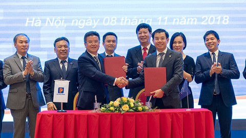 Vingroup bắt tay Petrolimex lắp trạm sạc xe điện tại các cây xăng - Ảnh 1. Vingroup bắt tay Petrolimex lắp trạm sạc xe điện tại các cây xăng - Ảnh 1.