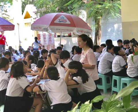 Khi con bỗng thành… người lớn - Ảnh 2. Khi con bỗng thành… người lớn - Ảnh 2.