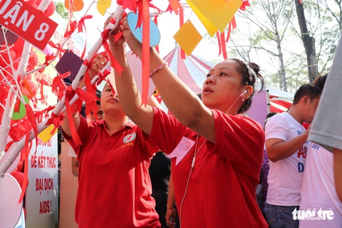 Mỗi năm có khoảng 3.500 người Việt chết vì HIV/AIDS - Ảnh 2. Mỗi năm có khoảng 3.500 người Việt chết vì HIV/AIDS - Ảnh 2.