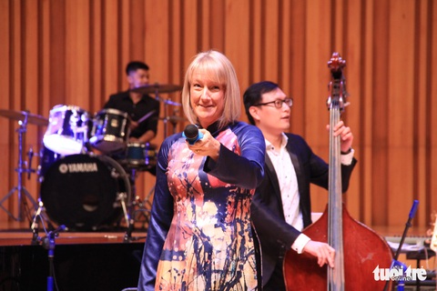 Bèo dạt mây trôi, Lý ngựa ô... lên sân khấu nhạc Jazz - Ảnh 9. Bèo dạt mây trôi, Lý ngựa ô... lên sân khấu nhạc Jazz - Ảnh 9.